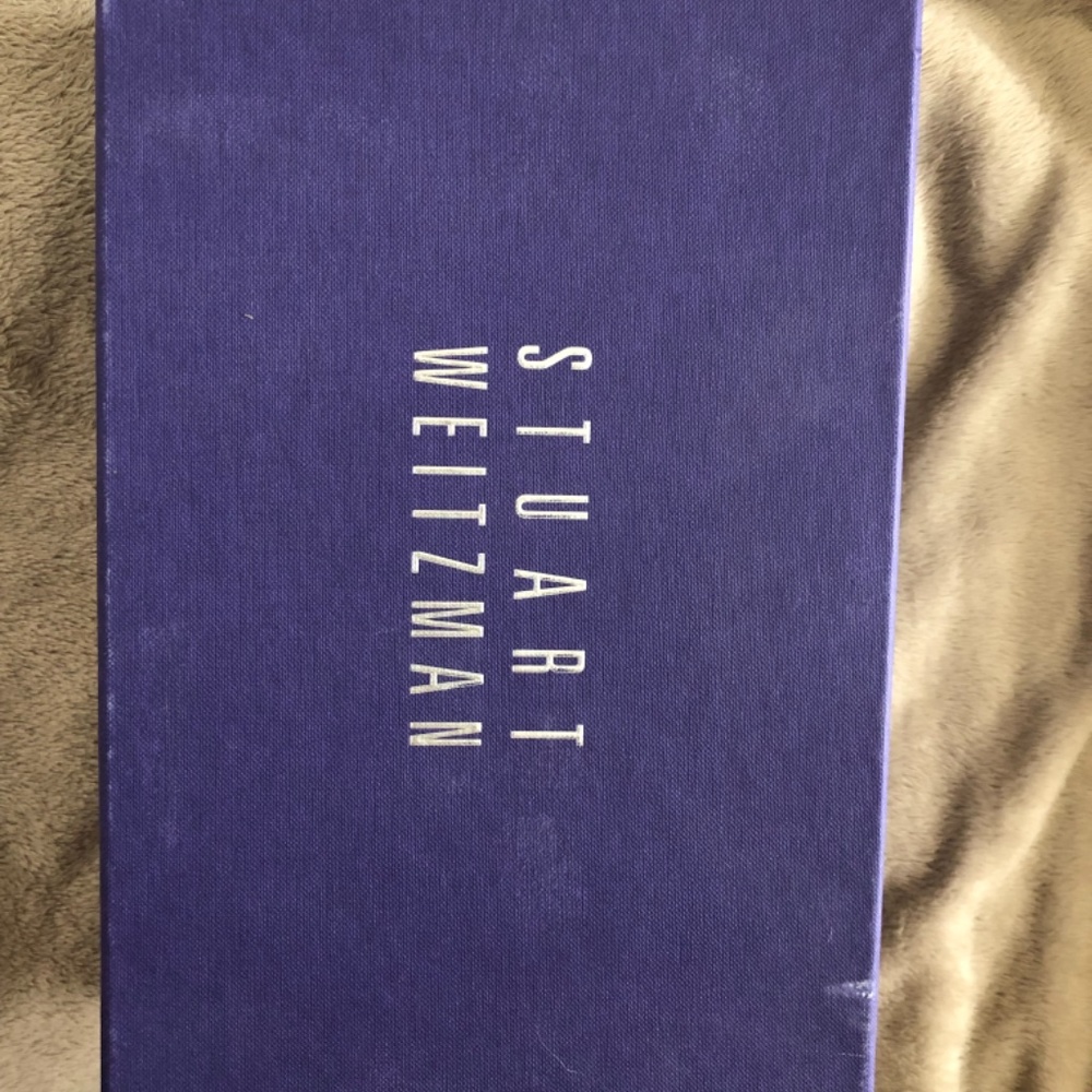Stuart Weitzman - Picture 5 of 5